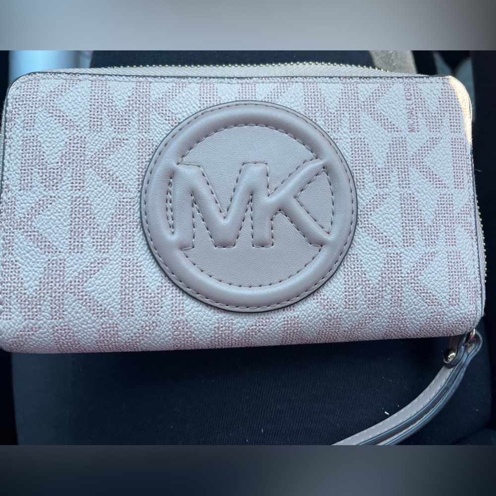 Michael Kors Large Wallet with zipper